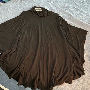 So cute “batwing” top!